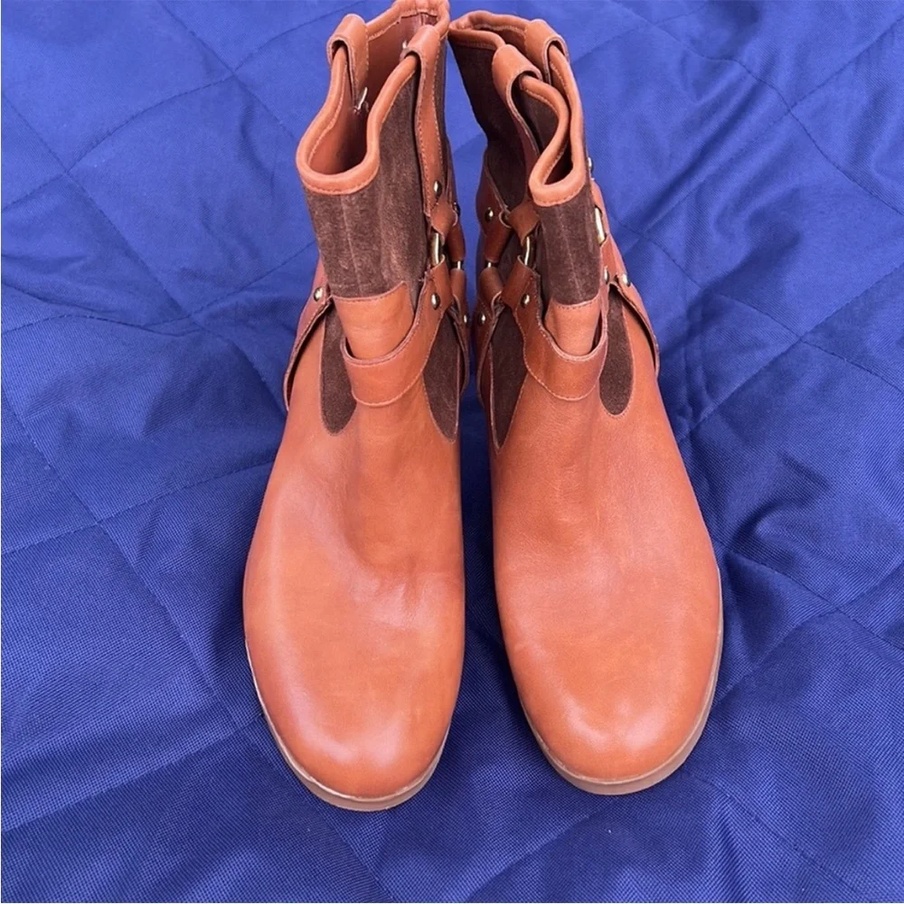 Ralph Lauren Women’s Dylan Tan Leather Brown Suede Gold Ankle Bootie Shoe Size 7